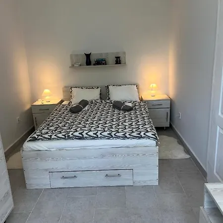 Mira Apartment *