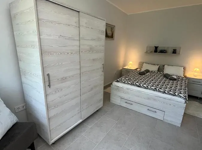 Mira Апартаменты *