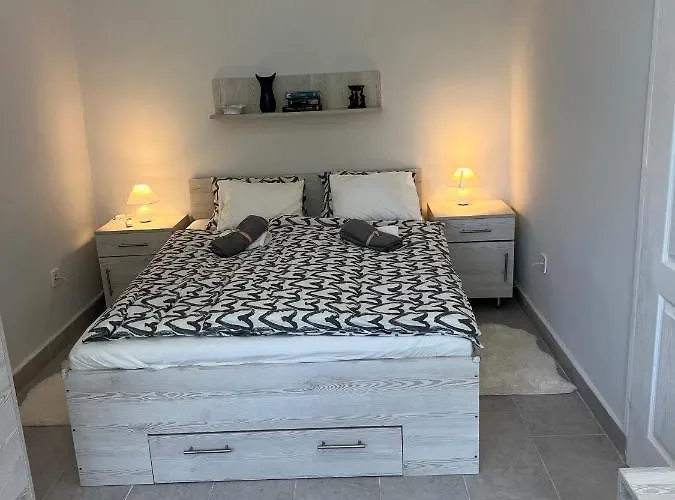 Mira Апартаменты *